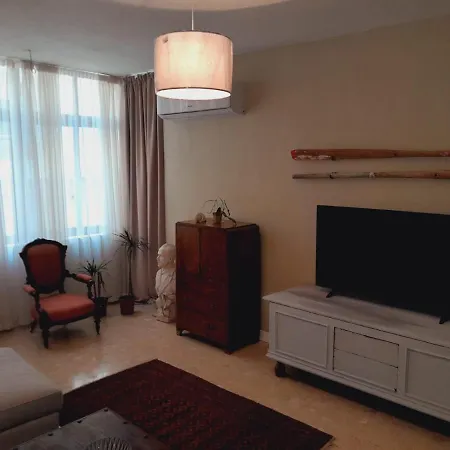 Διαμέρισμα Lovely Two Bedroom Seconds From The Sea! Σλιέμα
